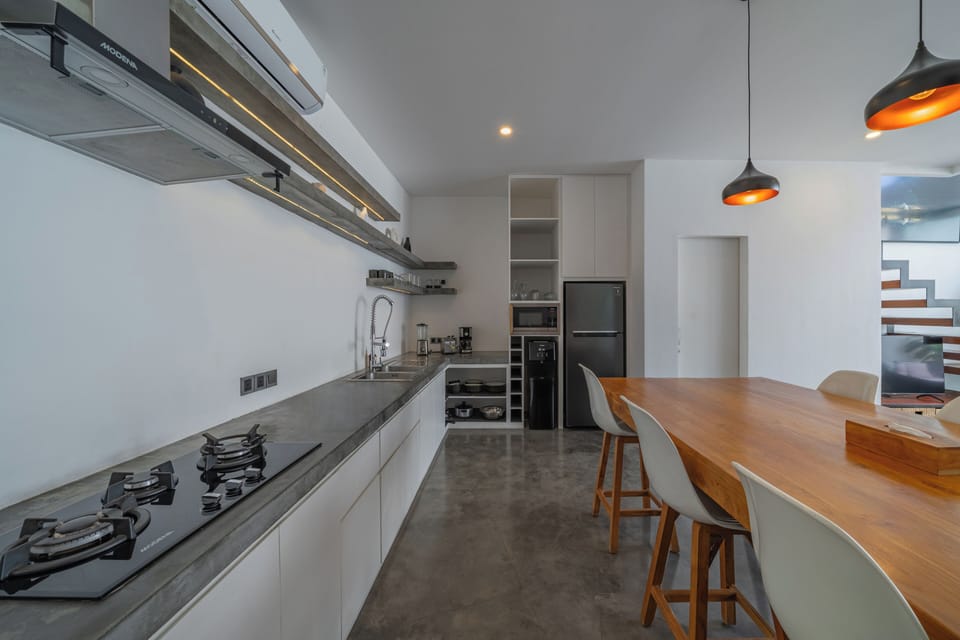 Deluxe Single Room | Dining room
