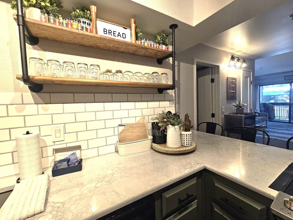 Main Level - Kitchen