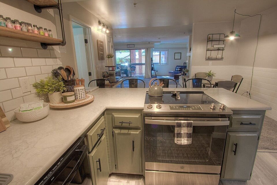 Main Level - Kitchen