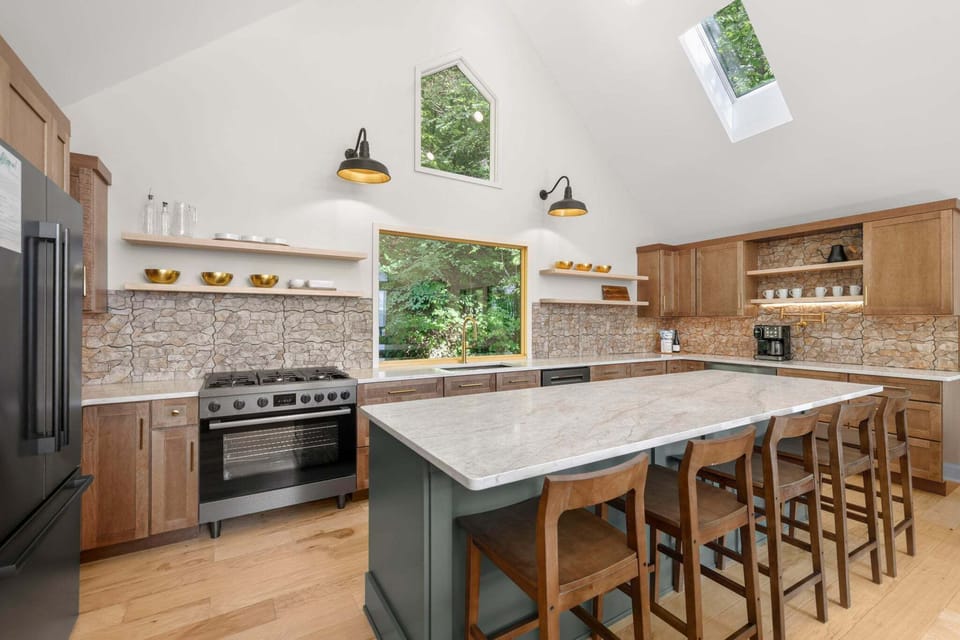 Kitchen | Large Island