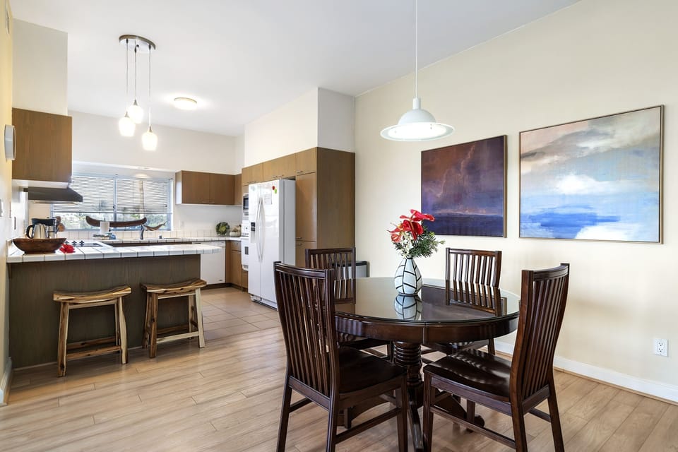 Villa, 2 Bedrooms | Dining