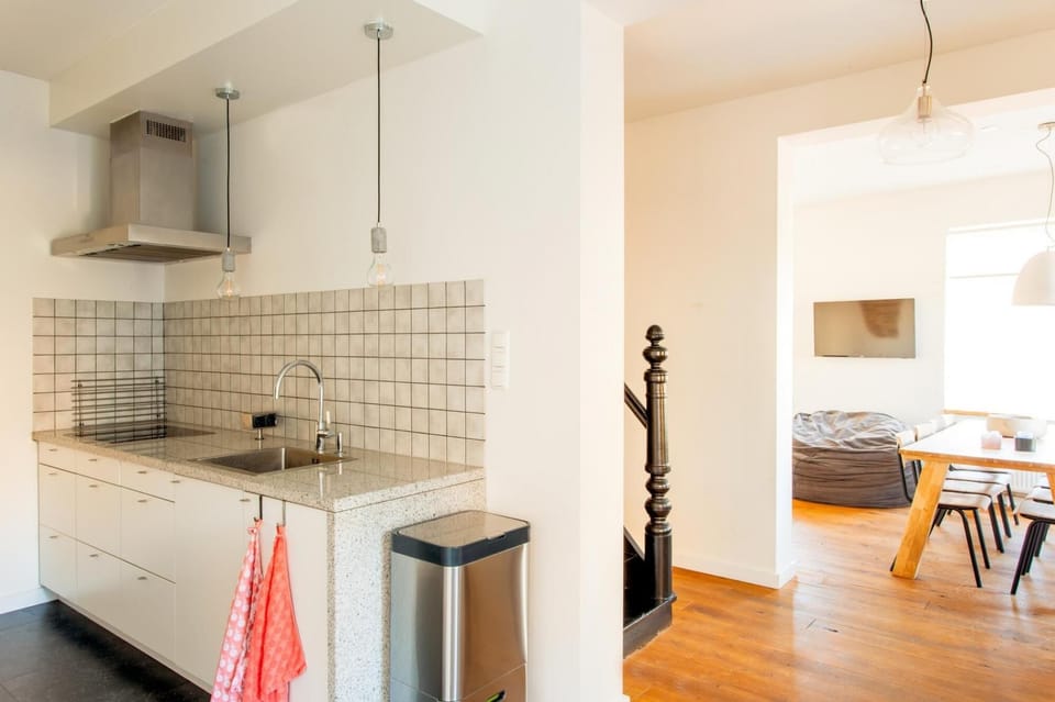 House | Iron/ironing board