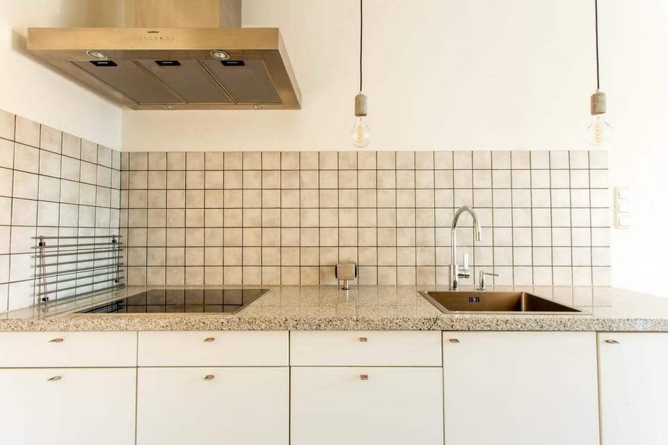 House | Iron/ironing board
