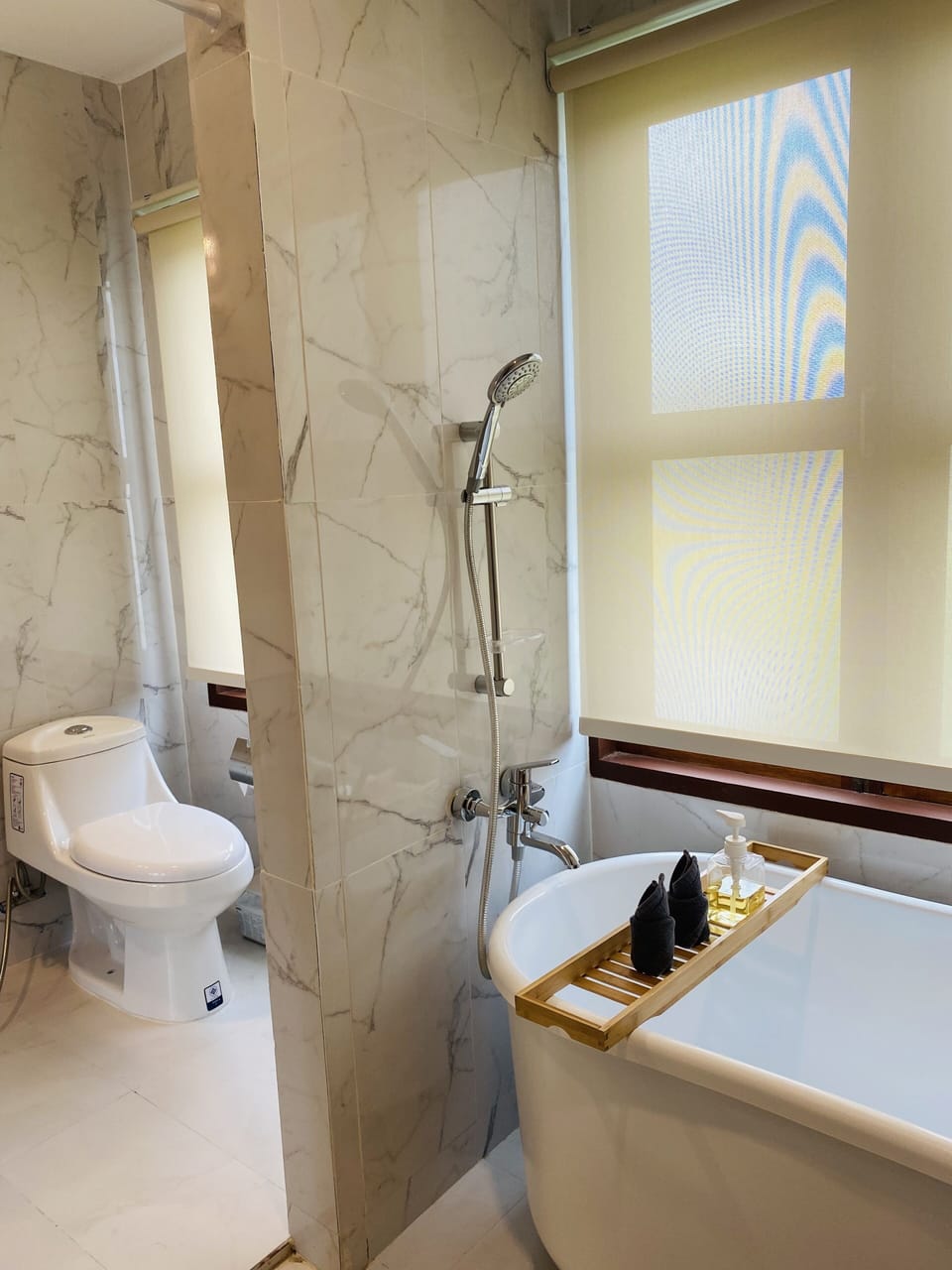 Sweet Hillside Chalet | Bathroom | Towels