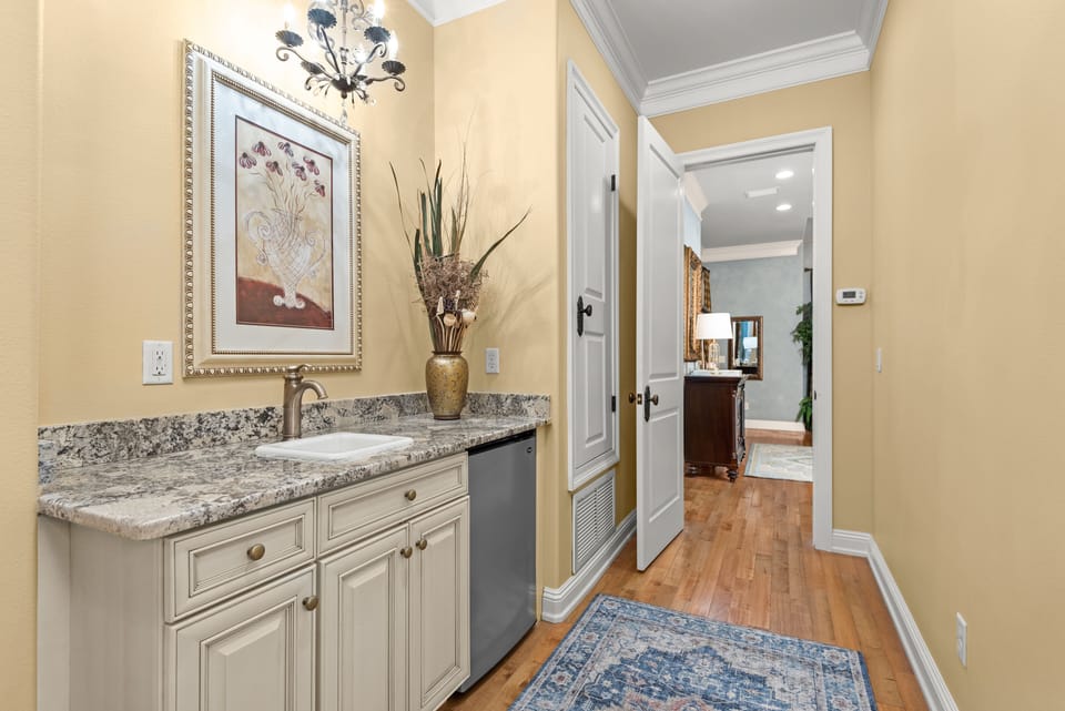 2nd Floor - 🍸 Wet Bar with sink and mini-fridge for convenience