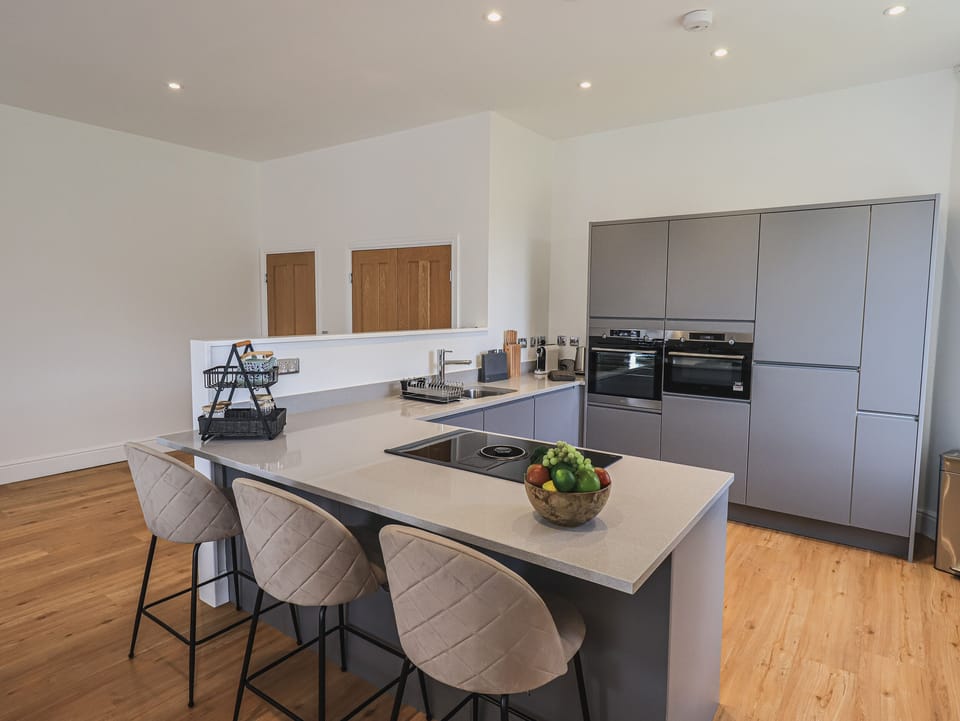 Cottage | Private kitchen | Fridge, dishwasher, electric kettle, toaster