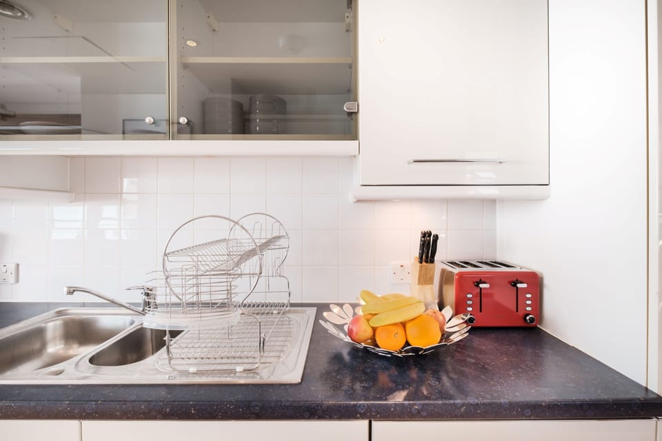 Superior Apartment | Private kitchen | Microwave, oven, stovetop, dishwasher