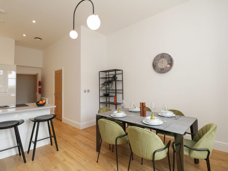 Cottage | Private kitchen | Fridge, microwave, dishwasher, electric kettle