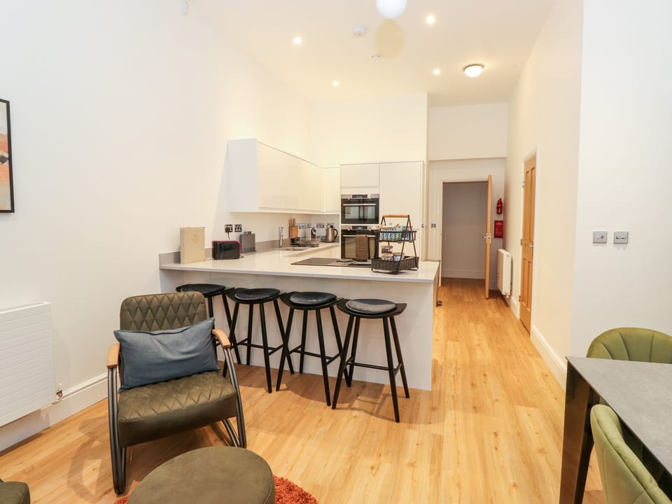 Cottage | Private kitchen | Fridge, microwave, dishwasher, electric kettle