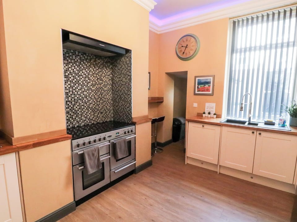 Fridge, dishwasher, electric kettle, toaster