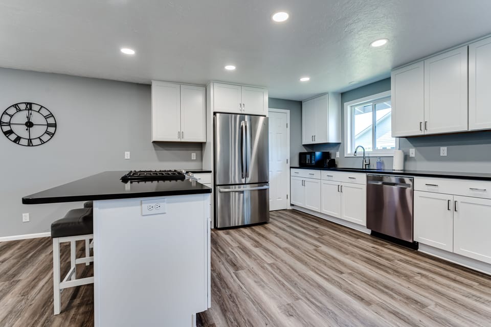 Gas Range, Full Sized Refrigerator, Dishwasher, Pantry