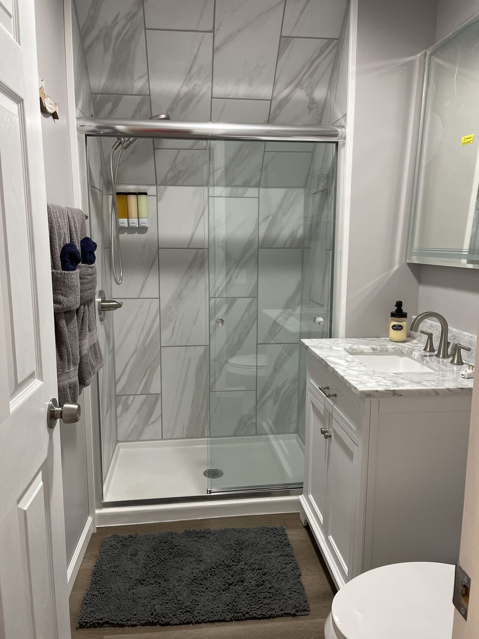 Bathroom 2, 2nd floor