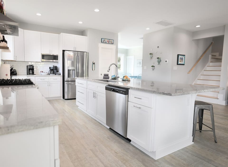 Granite countertops and Large kitchen island