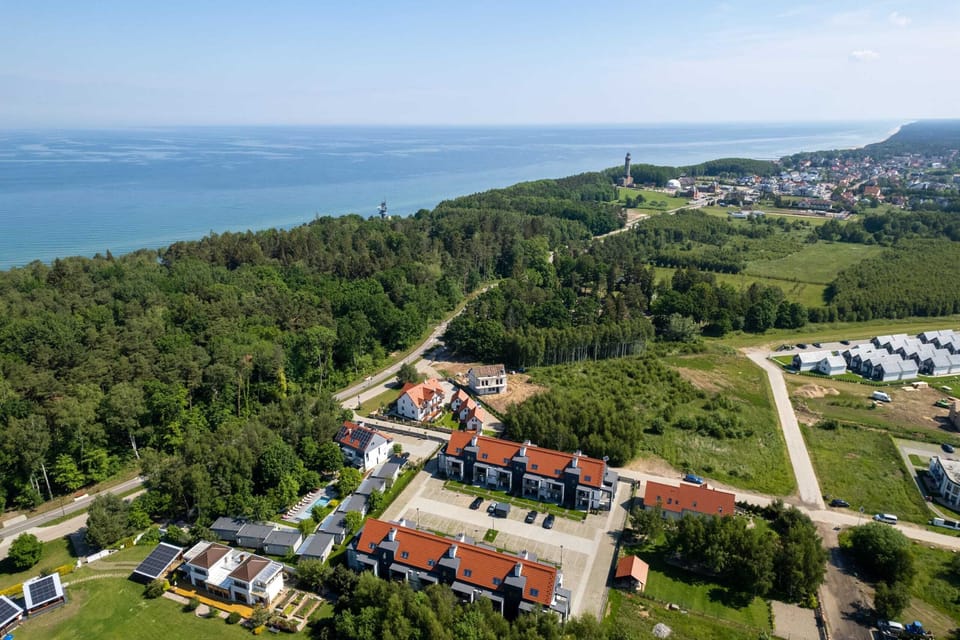 Enjoy easy access to the city's attractions from this well-located building. 