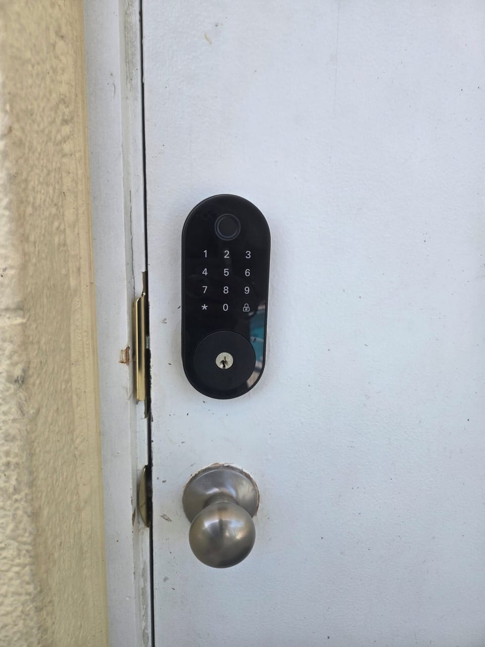 Electronic lock for ease of check in and access.