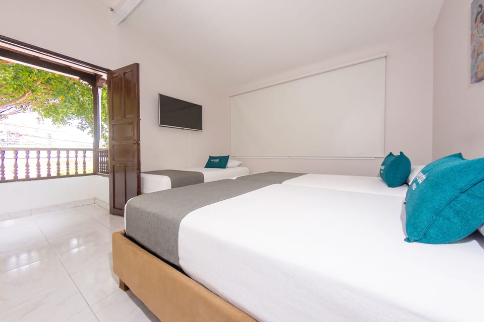 Twin Room | Hypo-allergenic bedding, iron/ironing board, free WiFi, bed sheets