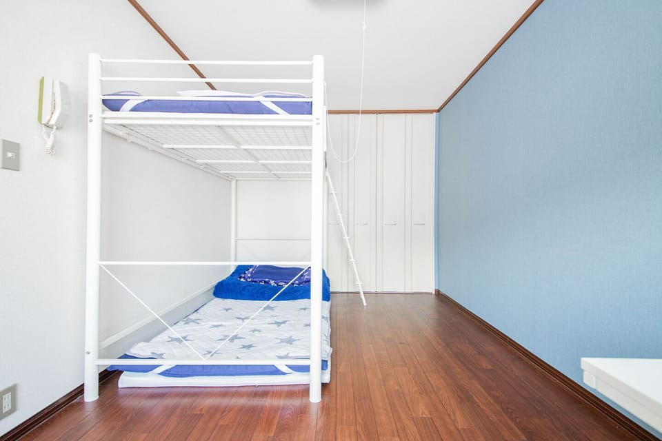 House | 4 bedrooms, free WiFi, bed sheets