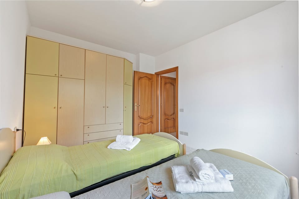 Second bedroom