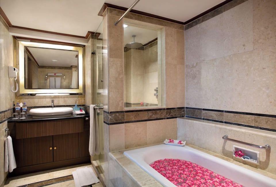 Minibar, in-room safe, desk, blackout drapes