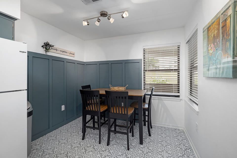 Breakfast nook