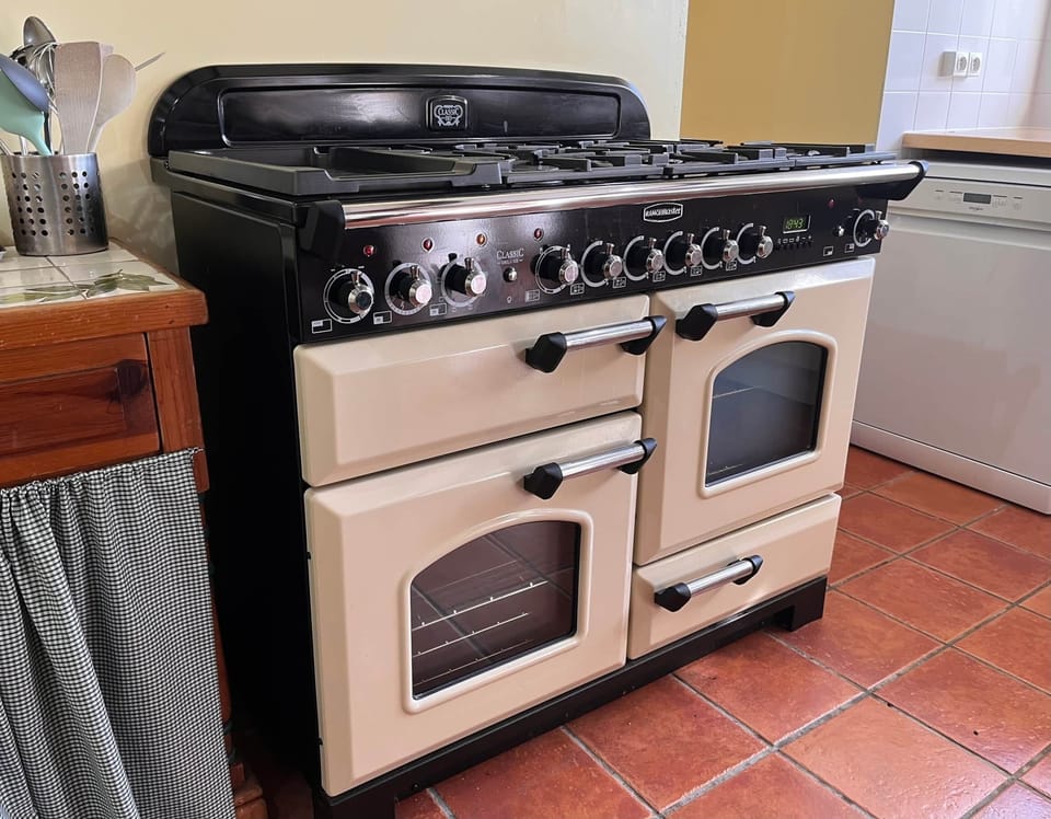 Range cooker in the kitchen