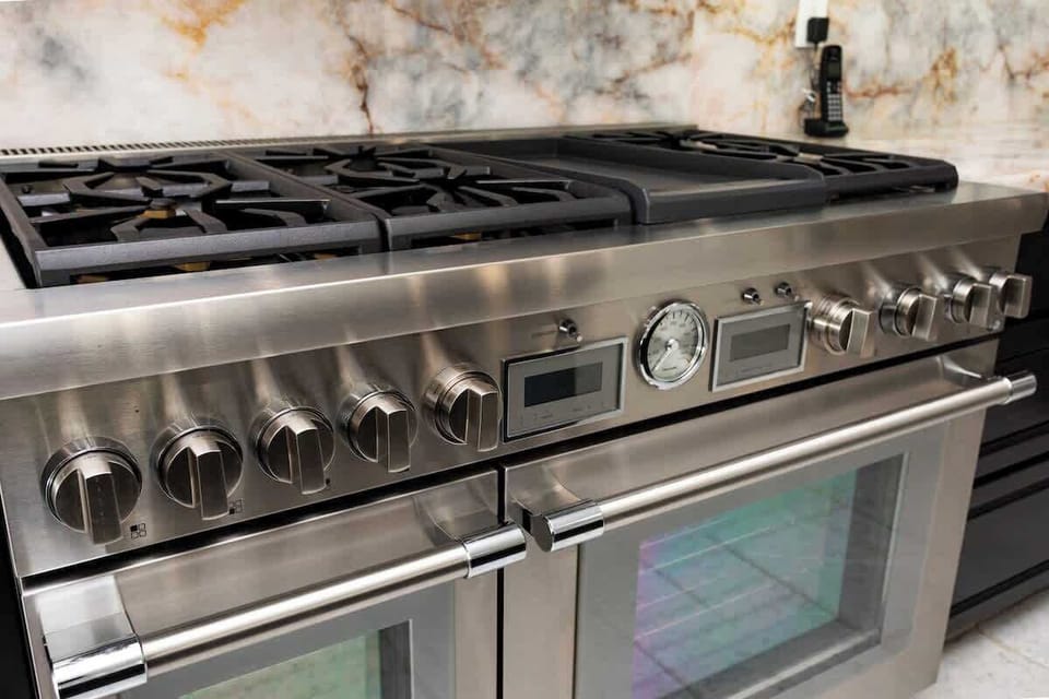 Kitchen Stove/Oven