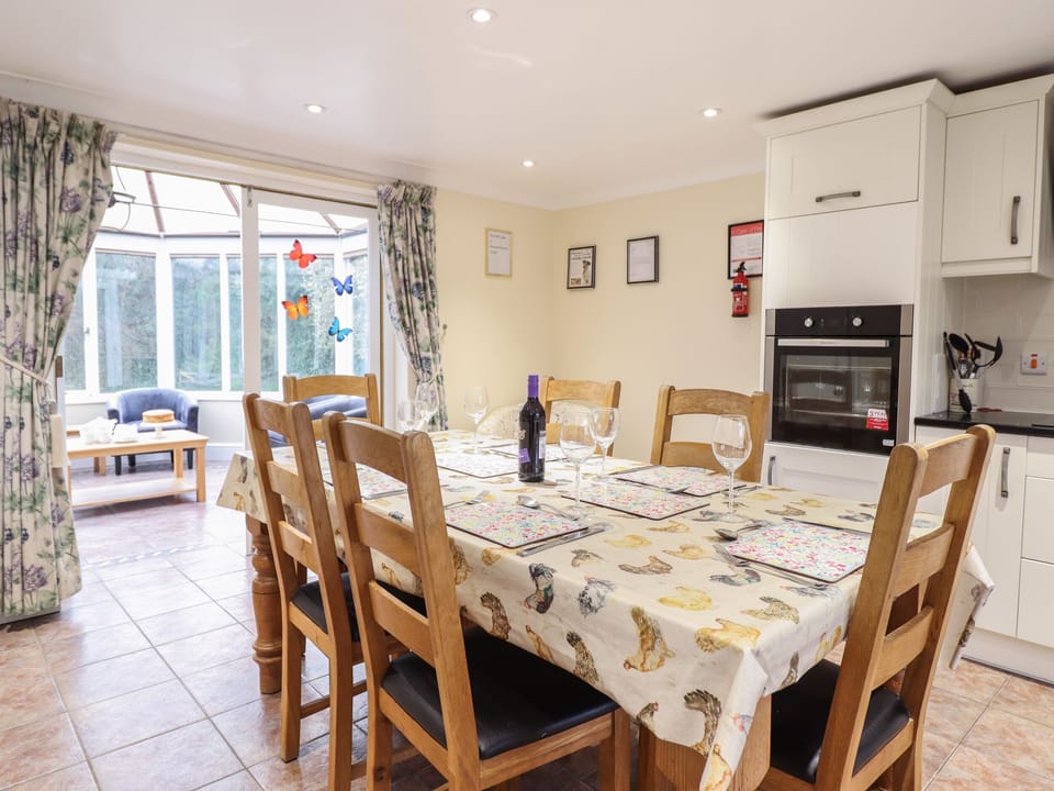 Cottage | Private kitchen | Fridge, dishwasher, electric kettle, toaster