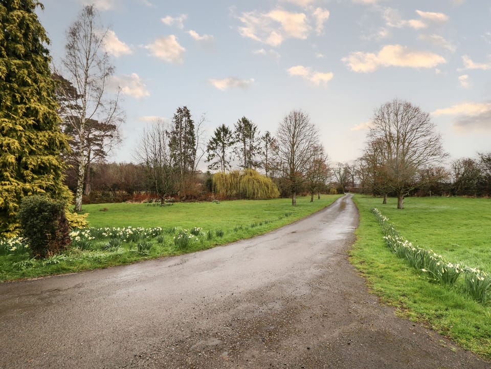 Cottage | Property grounds