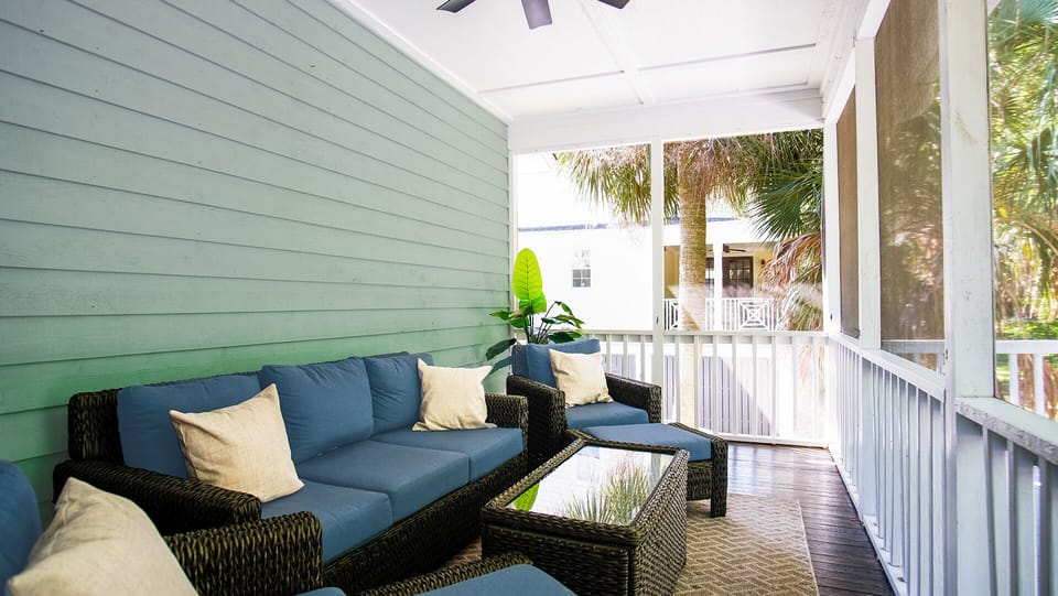 Screened-In Porch