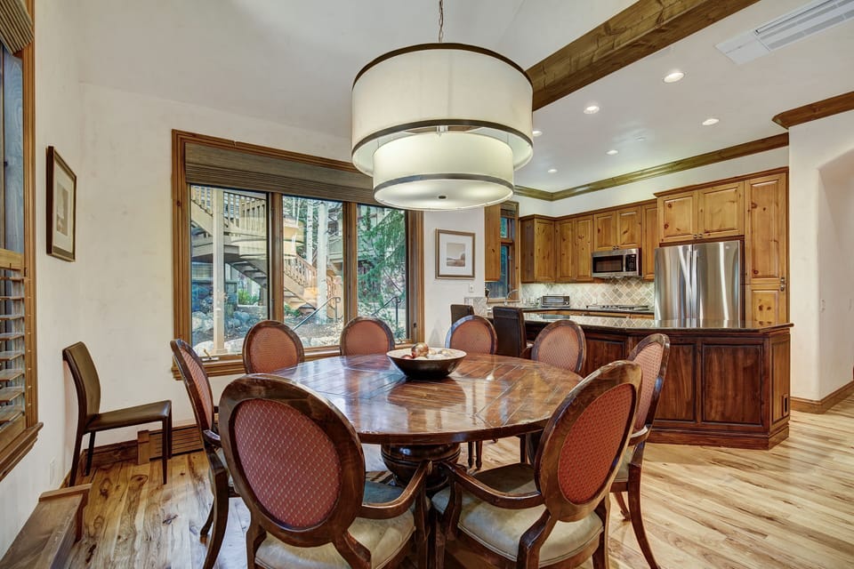 Townhome, 4 Bedrooms | Dining
