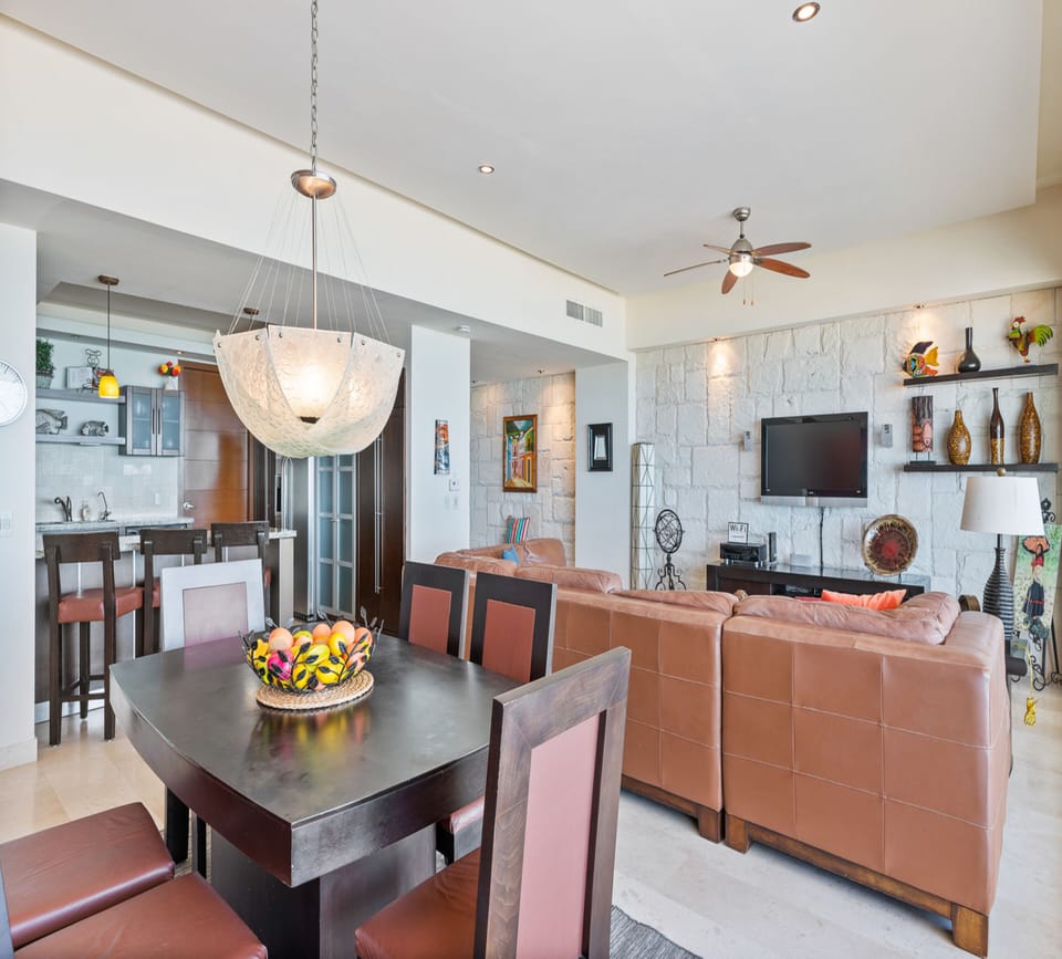 Family Condo | In-room dining
