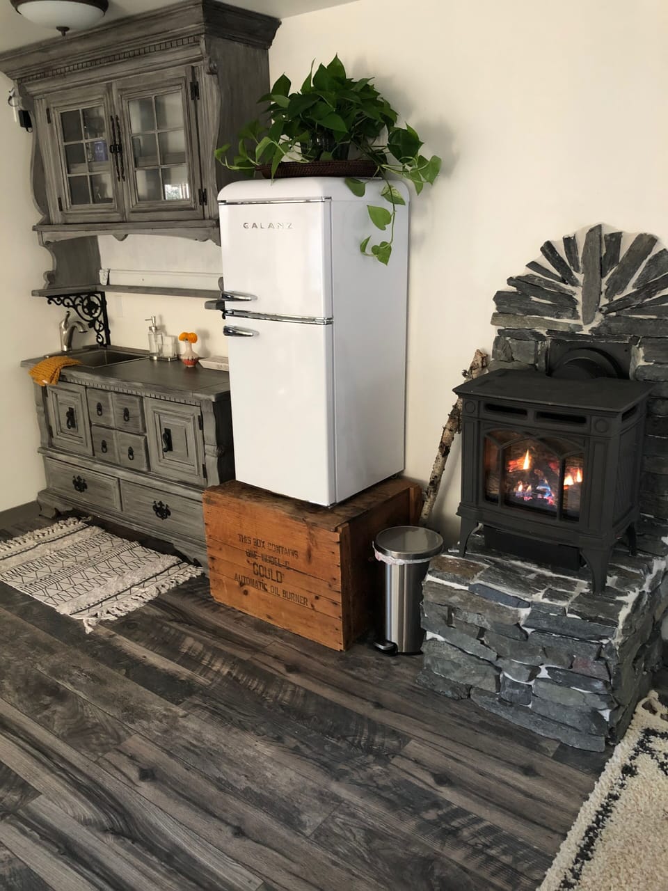 Kitchenette. Gas fireplace controlled by thermostat for ease and convenience. 