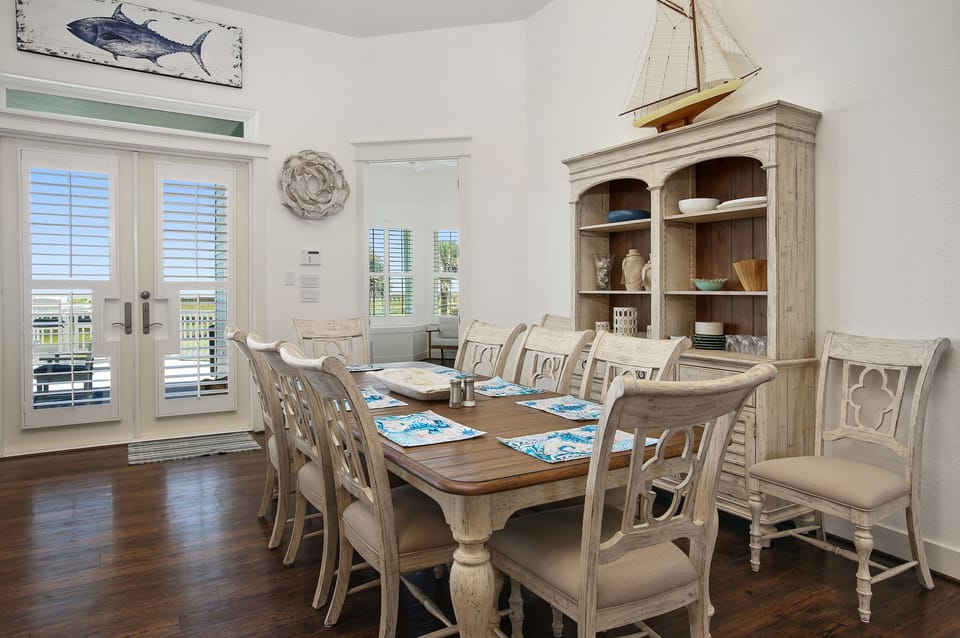 Huge dining table with direct ocean views!