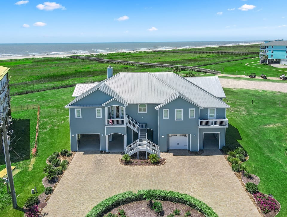 Plenty of parking available & quick access to the beach crossover & Pointe West Beach Club