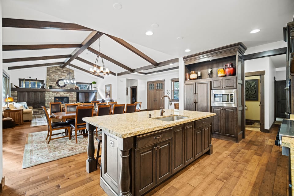 56394 Fireglass Living-08