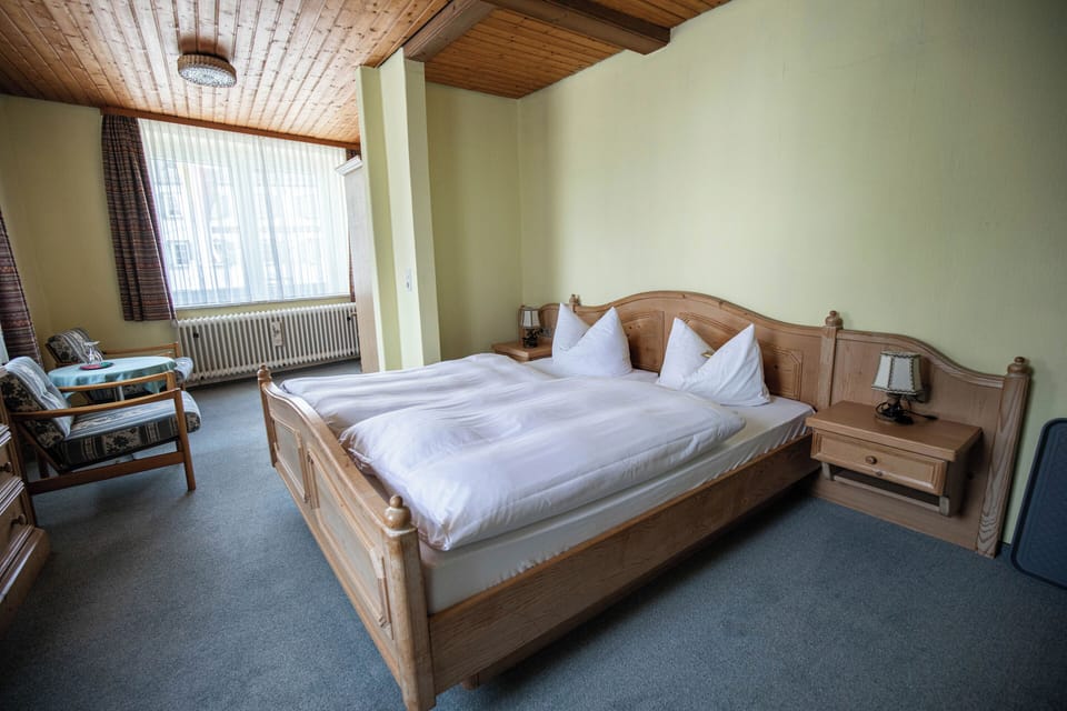 Basic Double or Twin Room | Desk, WiFi (free), bed sheets