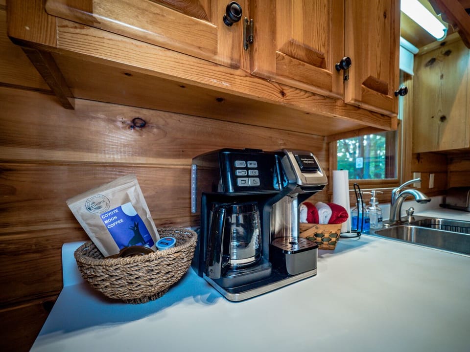 Bring your K-cups or ground coffee to make by the cup or the pot in the Keurig 