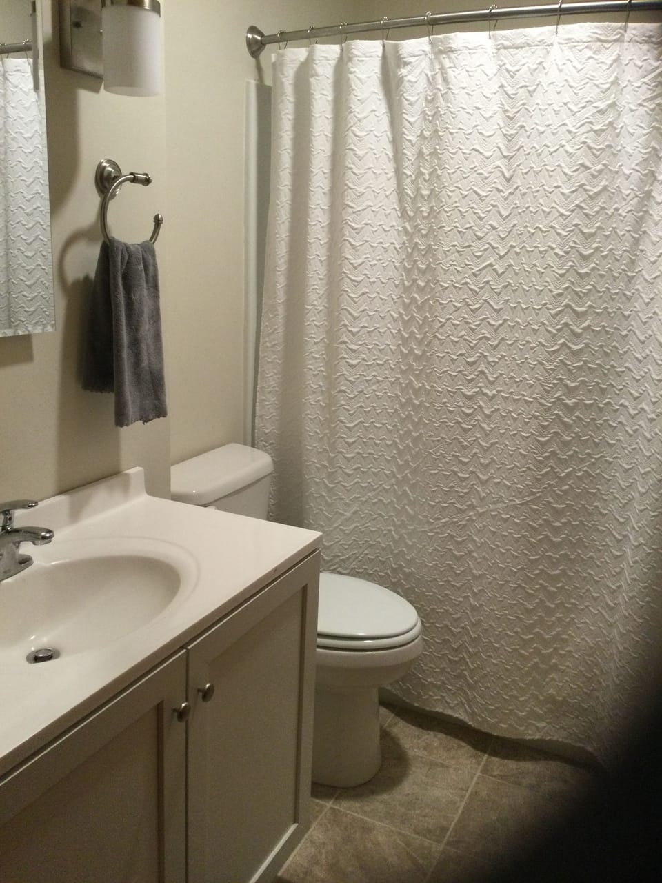 Main Bathroom with all the comforts!
