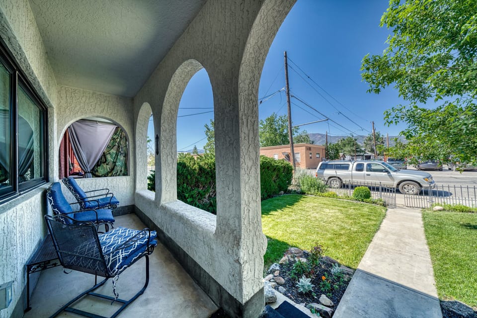 Sit and relax on the porch and enjoy the small town feel
~Free on street parking