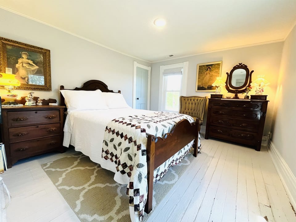 Full size bed
