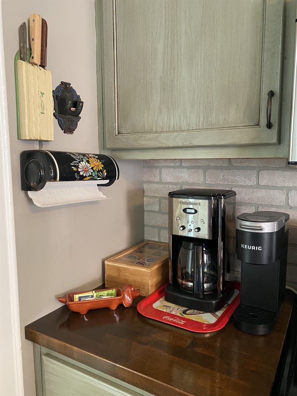 Coffee and tea bar