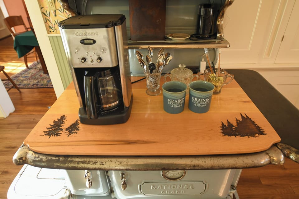 Coffee service in Kitchen