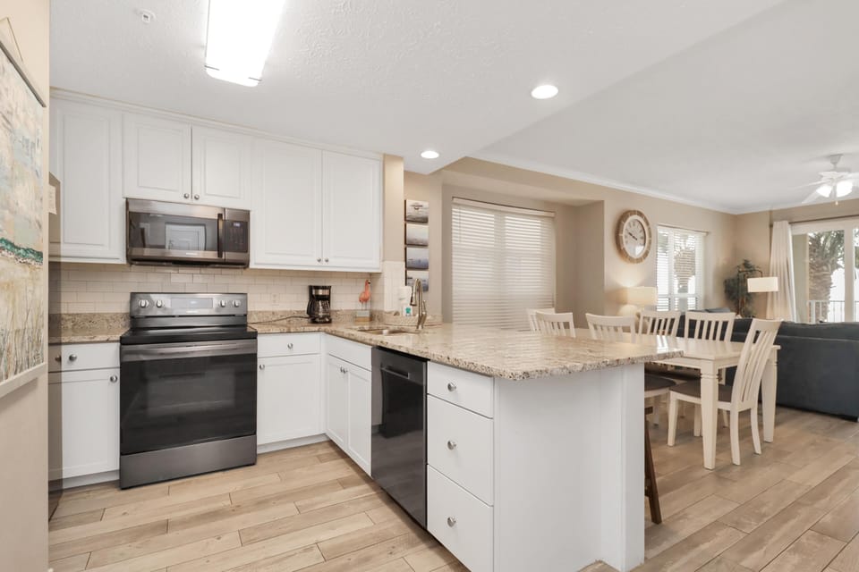 Condo, Multiple Beds, Beach View (Summerhouse 106) | Private kitchen