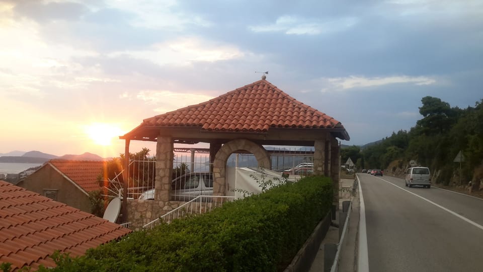 Apartment, 2 Bedrooms, Smoking, Balcony | Parking | Free self parking