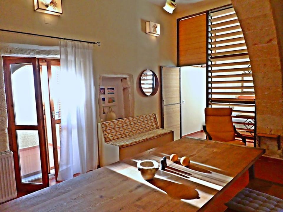 Villa, 4 Bedrooms, Smoking, Private Pool | Dining