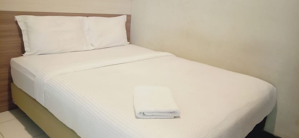 Standard Room | Desk, free WiFi, bed sheets