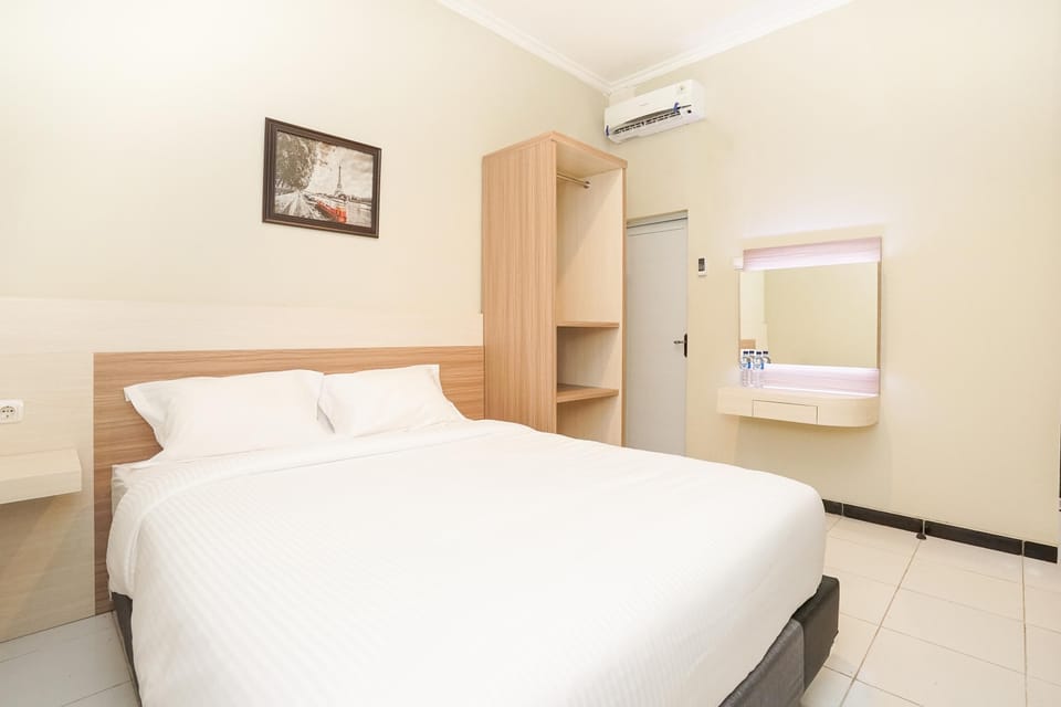 Standard Room | Desk, free WiFi, bed sheets