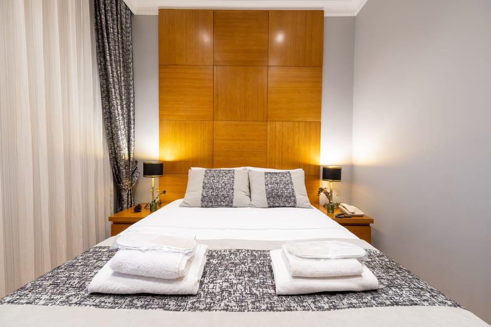 Comfort Apartment, 1 Bedroom, Smoking | Premium bedding, individually furnished, desk, laptop workspace