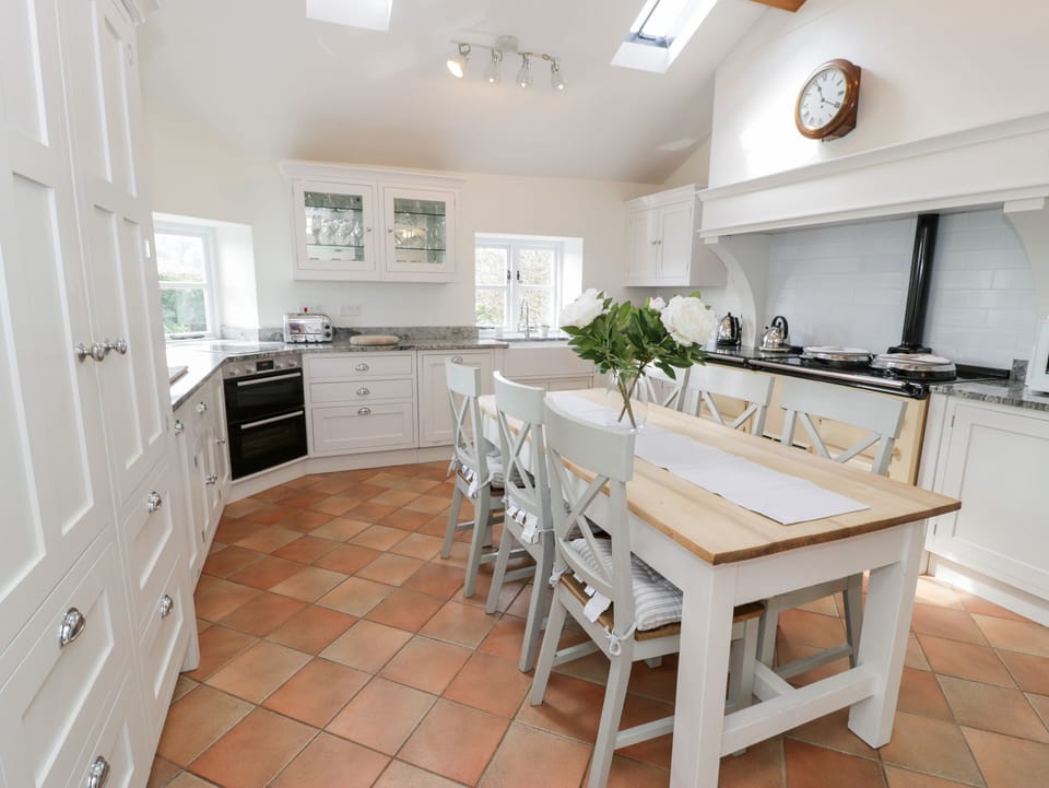 Cottage | Interior