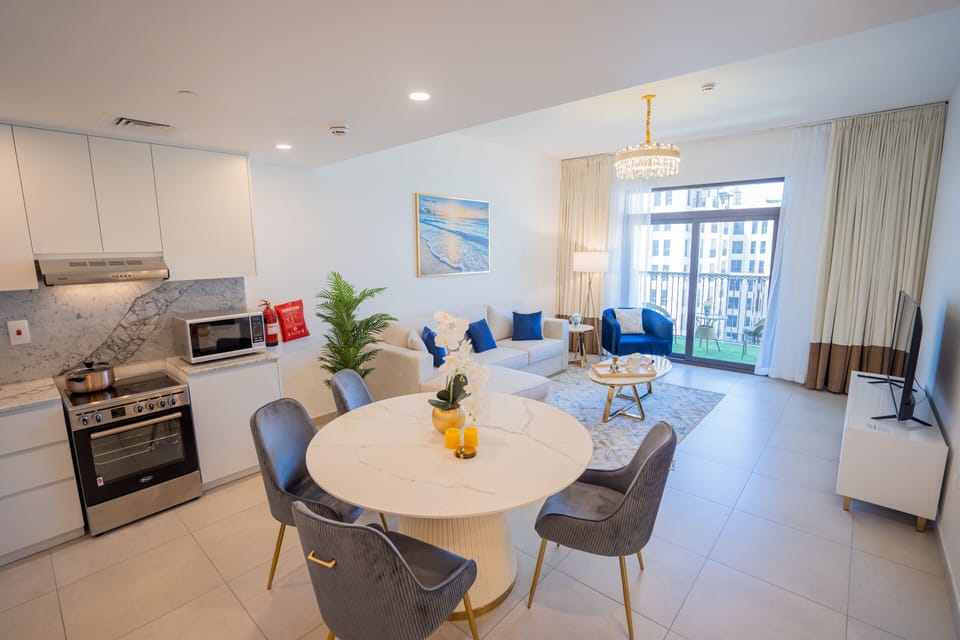 Comfort Apartment | Living area | 55-inch flat-screen TV with cable channels, TV